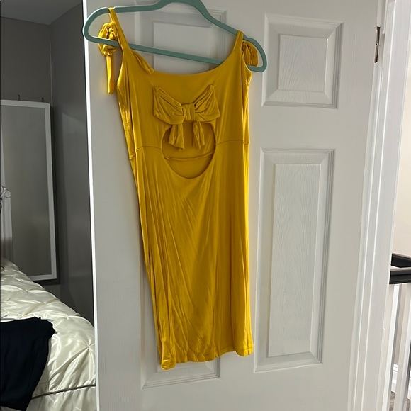 Yellow Sleeveless Dress - Picture 2 of 3